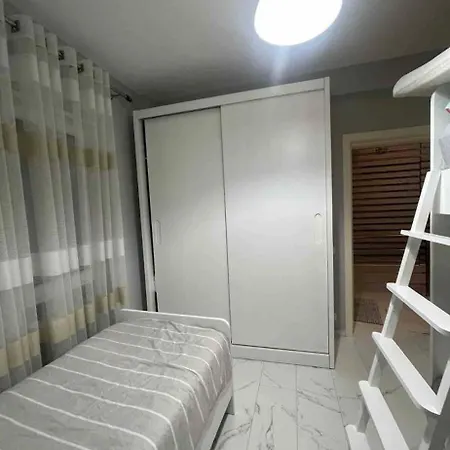 Cheerful 3 Bedroom With Free Parking Seeview *