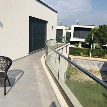 Cheerful 3 Bedroom With Free Parking Seeview * Hamallaj