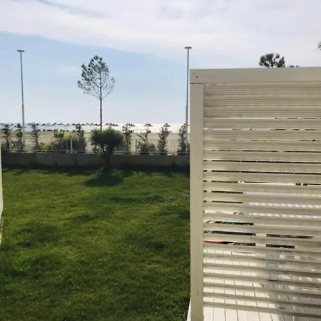 Вилла Cheerful 3 Bedroom With Free Parking Seeview *