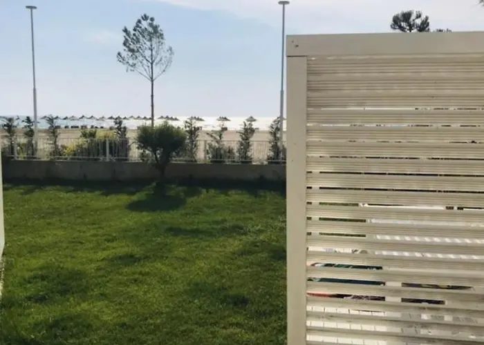 Villa Cheerful 3 Bedroom With Free Parking Seeview *