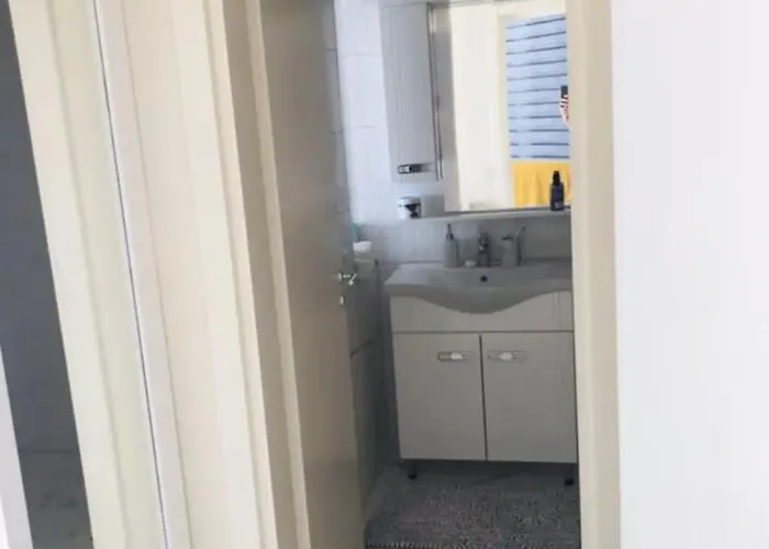 Villa Cheerful 3 Bedroom With Free Parking Seeview Hamallaj